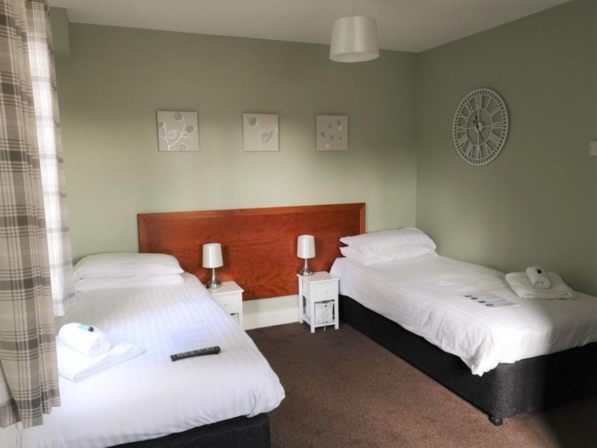 Chalet Cottages Streatley  エクステリア 写真